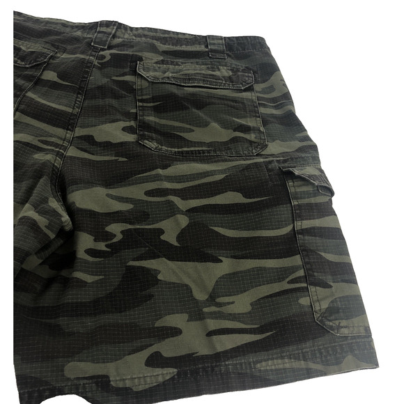 Cabelas Men's Camouflage Shorts Size 40 Cargo Style 6 Pocket Design Green Camo - Picture 10 of 10